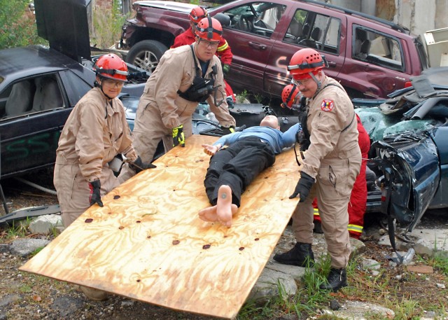 Kentucky firefighters display specialized rescue skills, save lives during US Army North exercise