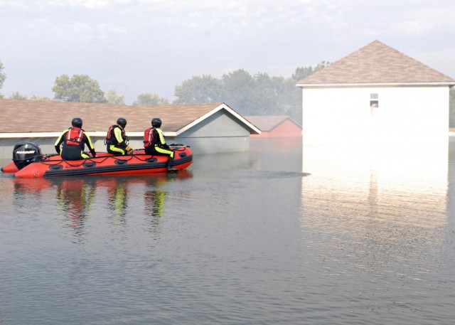 Fort Knox firemen dive into Vibrant Response 13