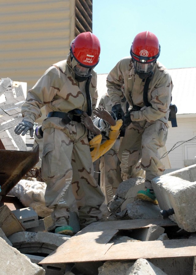 Alabama National Guardsmen execute technical rescue skills during homeland disaster training