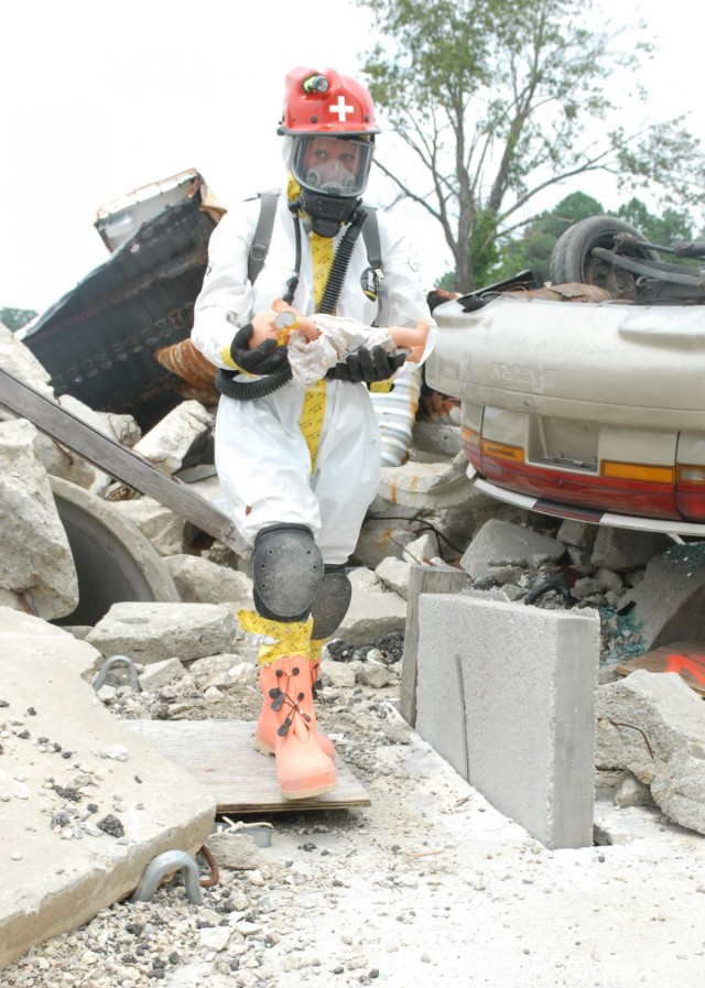 Ohio airman excels during search and rescue mission at Vibrant Response 13