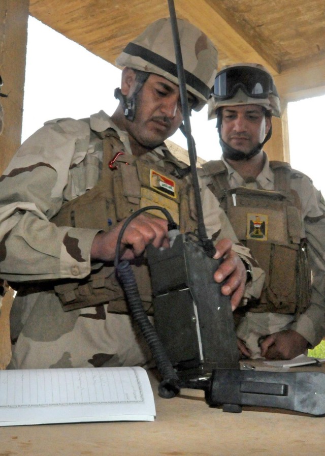 US Army system specialists train IA to be proficient signal soldiers