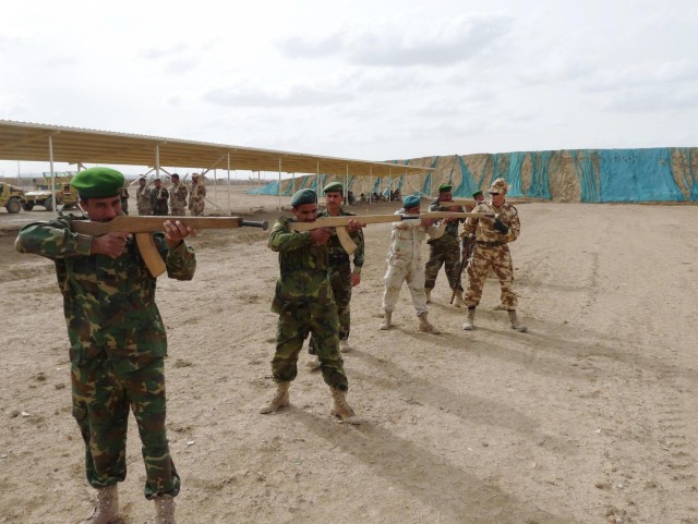 Romanians prepare Iraqi army commandos