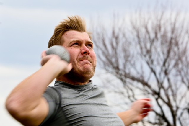 Two Soldiers, One Goal: Represent the Army in 2013 Warrior Games