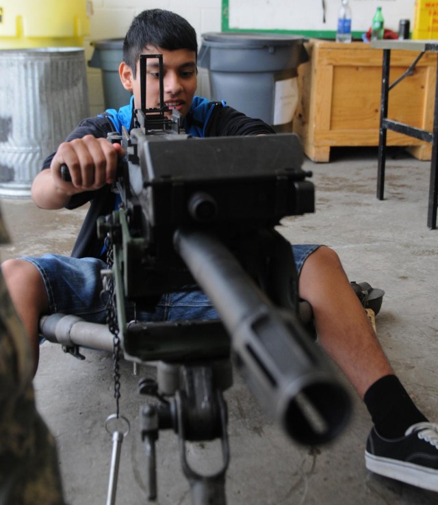 'Red Dragons' host Waco JROTC field trip