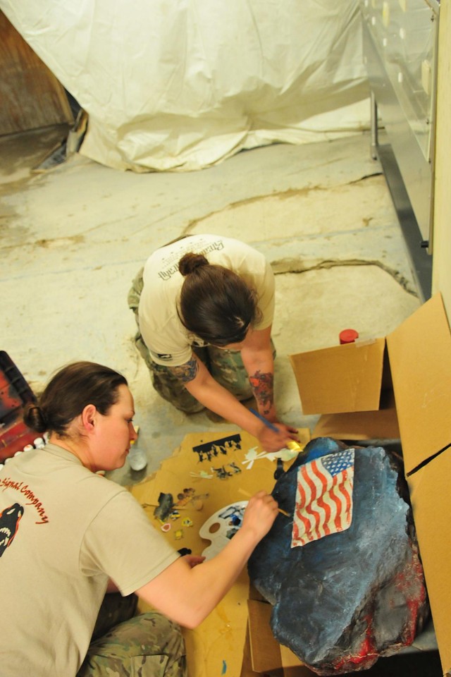 CTF 4-2 S6 soldiers communicate through art on Masum Ghar