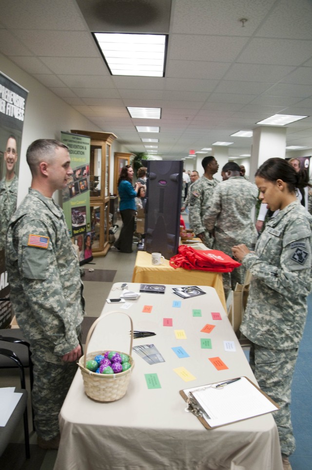 Fort Bragg resilience fair offers resources for Soldiers