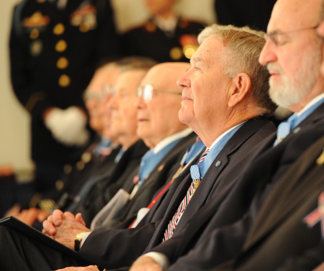 Medal of Honor Recipients Share in 150th Anniversary of Medal