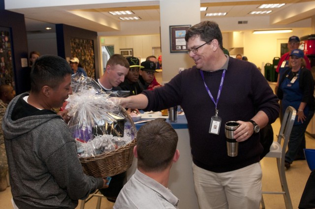 Red Lions treated to a USO 'No Dough Dinner'