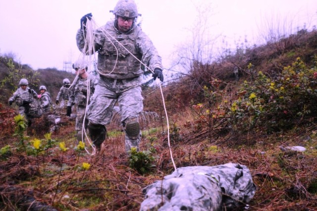 Soldiers train on battlefield recovery of human remains