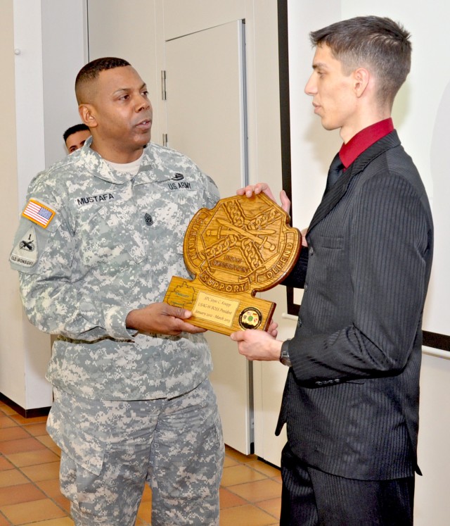 Senior NCOs share ideas, information