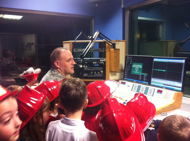 Little English School children visit AFN Vicenza