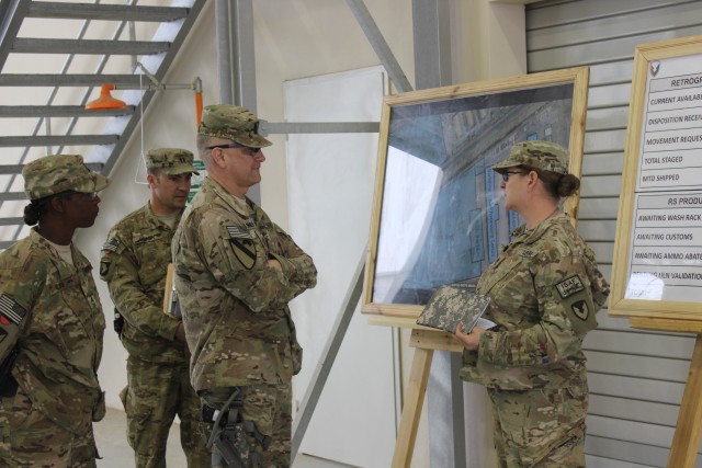 Sgt. 1st Class Lesa Dash briefs SMA on new Kandahar RPAT