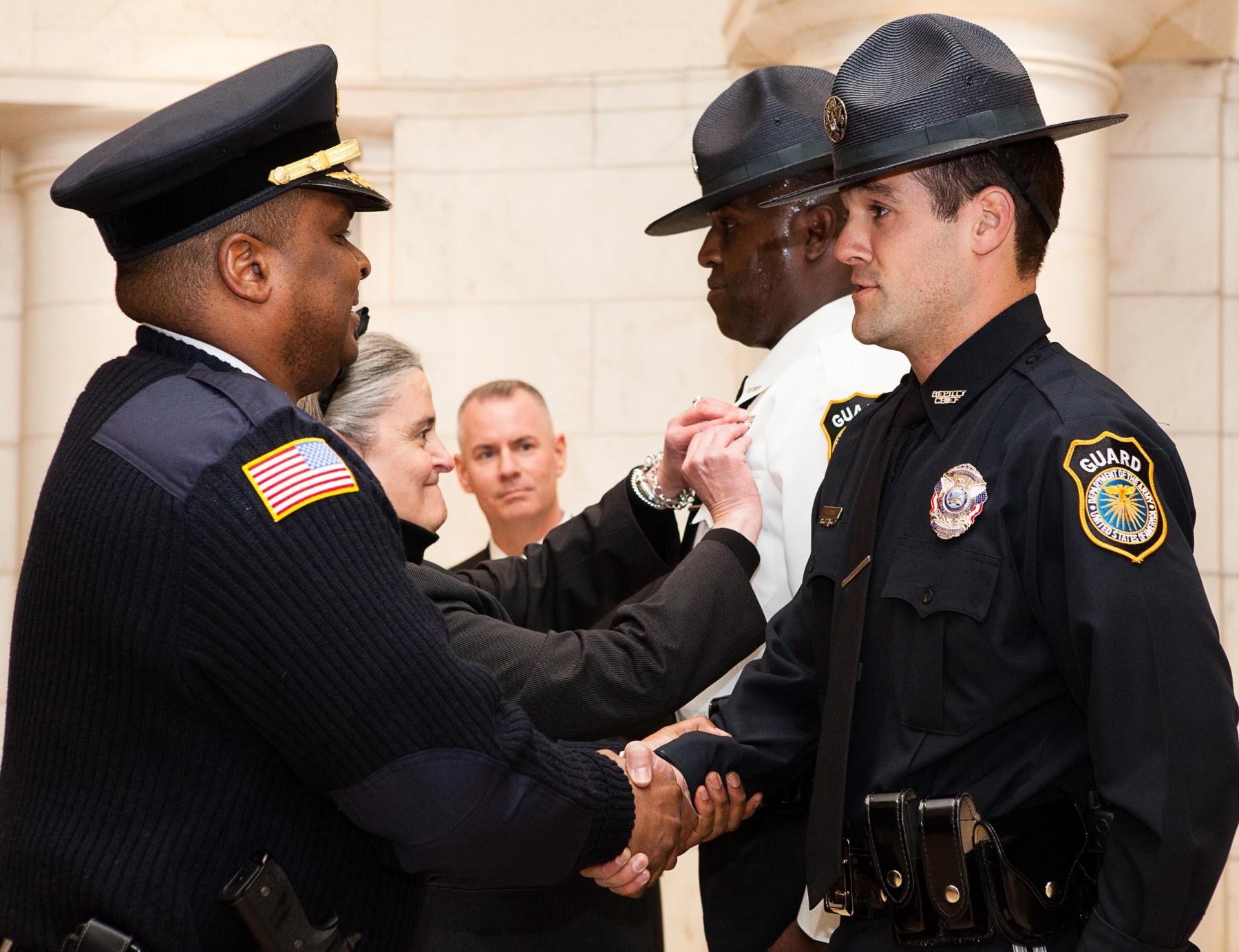 anc-pins-uniformed-security-guards-article-the-united-states-army