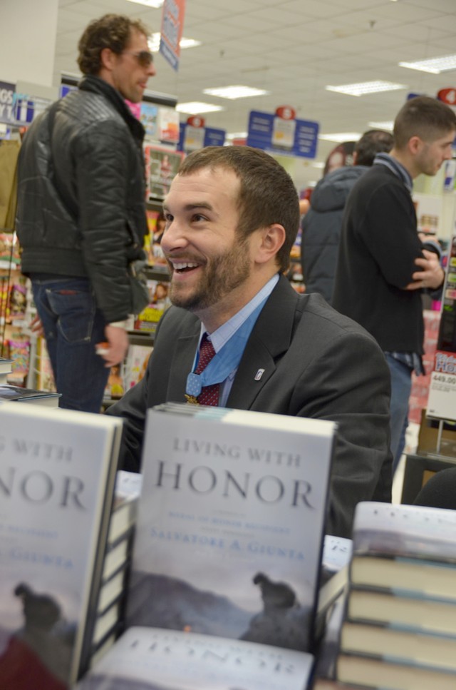 Medal of Honor recipient returns home to welcome Sky Soldiers