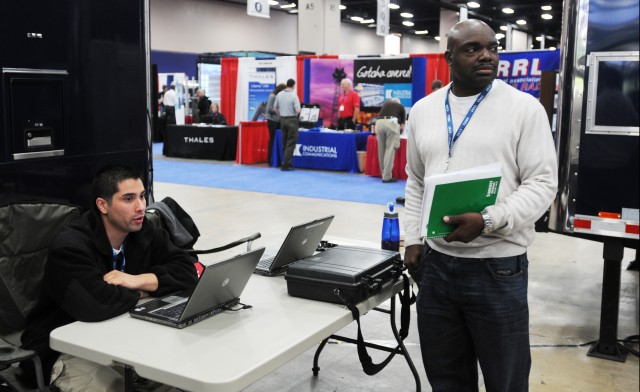 Texas Guardsmen connect during emergency management conference