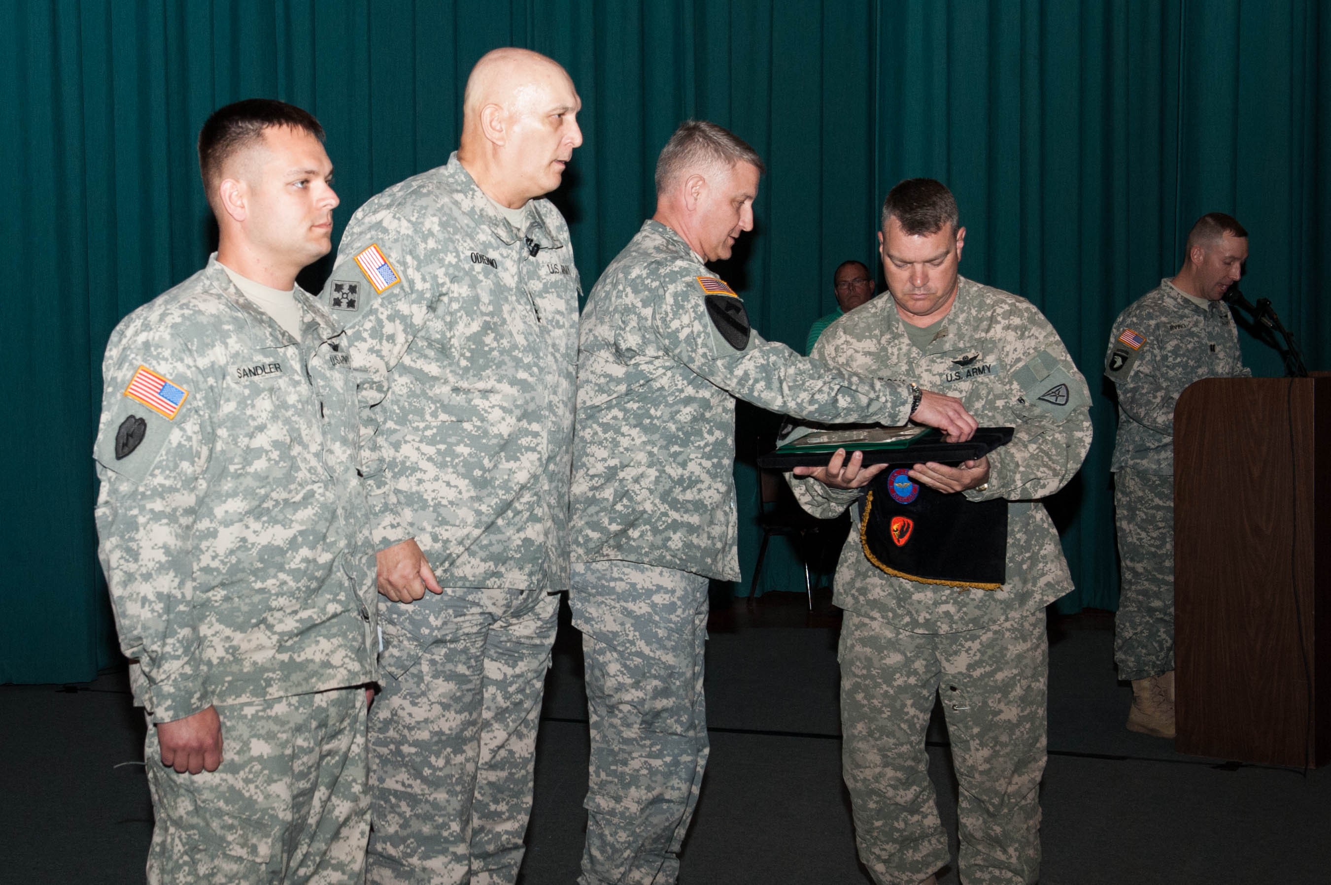 Odierno, Chandler visit Fort Rucker | Article | The United States Army