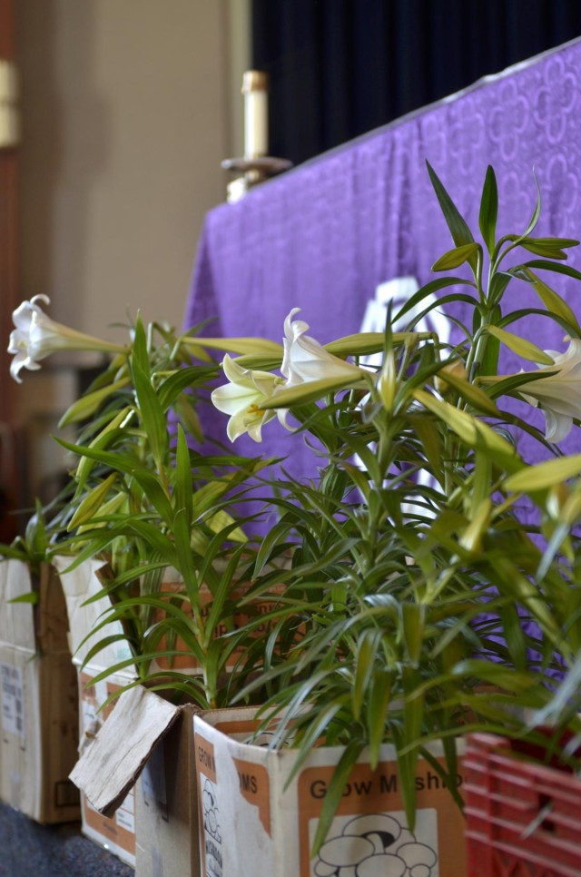 Inmates making lilies an Easter tradition