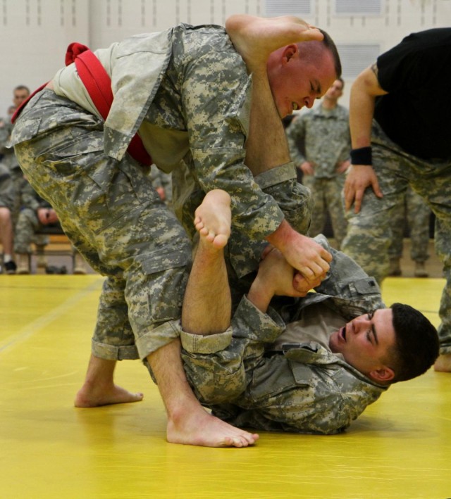 Thunderbolt soldiers battle on the mat