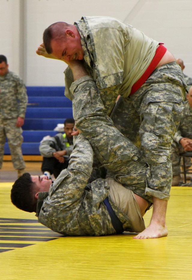 Thunderbolt soldiers battle on the mat
