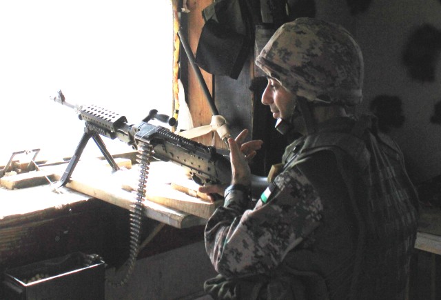 Jordanians help secure American base