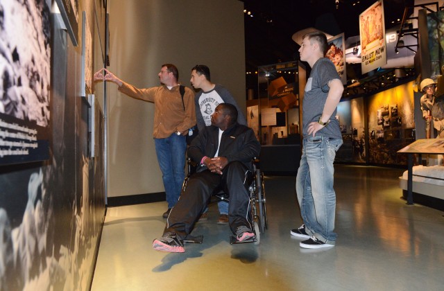 Wounded Warriors visit Marine Corps Museum
