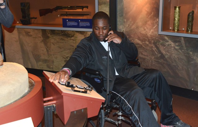 Wounded Warriors visit Marine Corps Museum