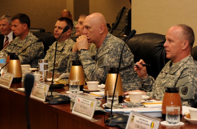 Army chief talks aviation, sequestration at Fort Rucker