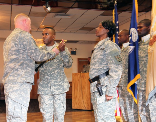 Quartermaster welcomes new Regimental Command Sgt. Maj.