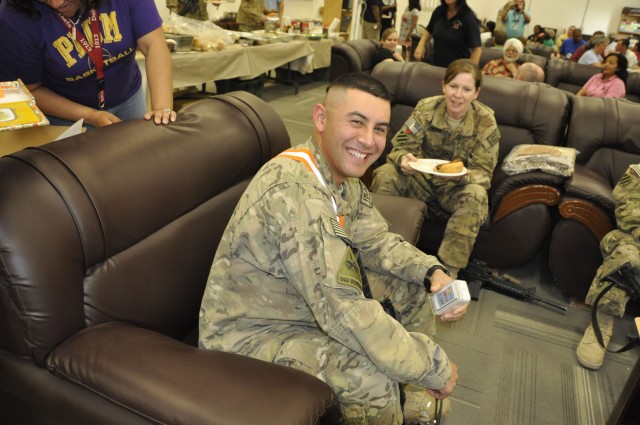 Wounded Warriors treated to a barbecue hosted by the U.S. Army Corps of Engineers