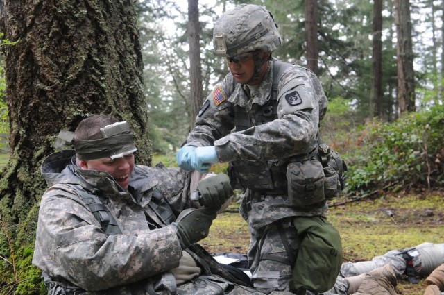 Expert Field Medical Badge Candidates attempt qualification