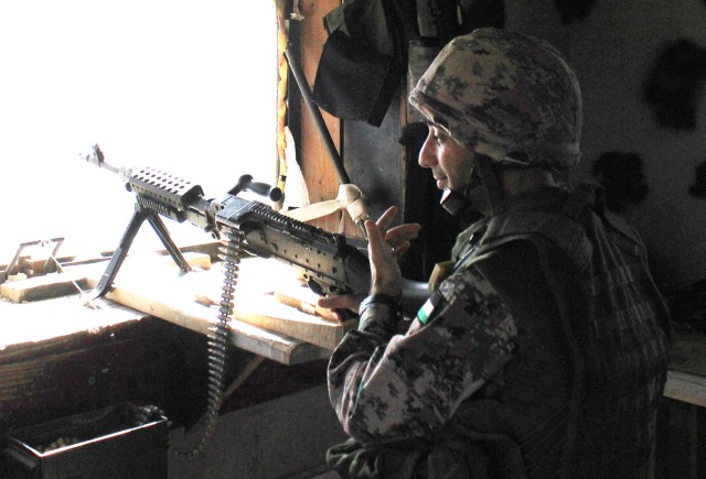 Jordanian soldiers help U.S. secure FOB Sharana