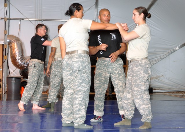 5th AR trains Fla. Reserve Soldiers in unarmed self-defense techniques