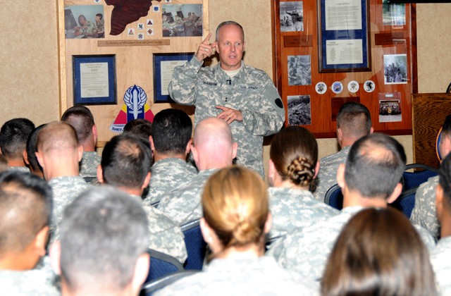USAACE CG talks leadership with junior leaders