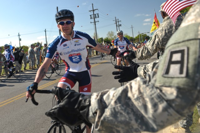 Division West Soldiers participate in Ride 2 Recovery
