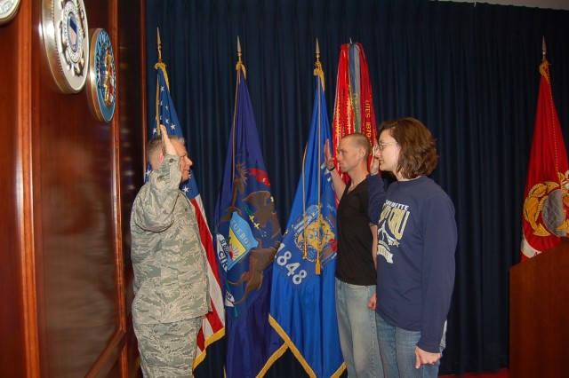 Couple says 'I do' to Army Reserve