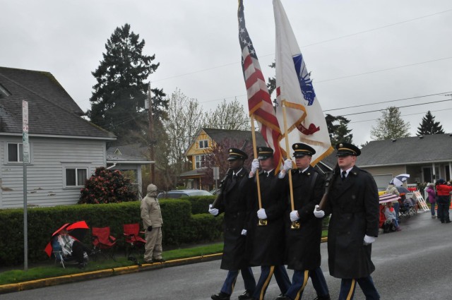 JBLM soldiers participate in the 80th anniversary of the Daffodil Parade