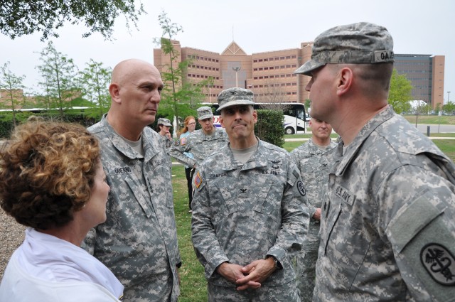 leaders visit with wounded Soldiers at Brooke Army Medical Center