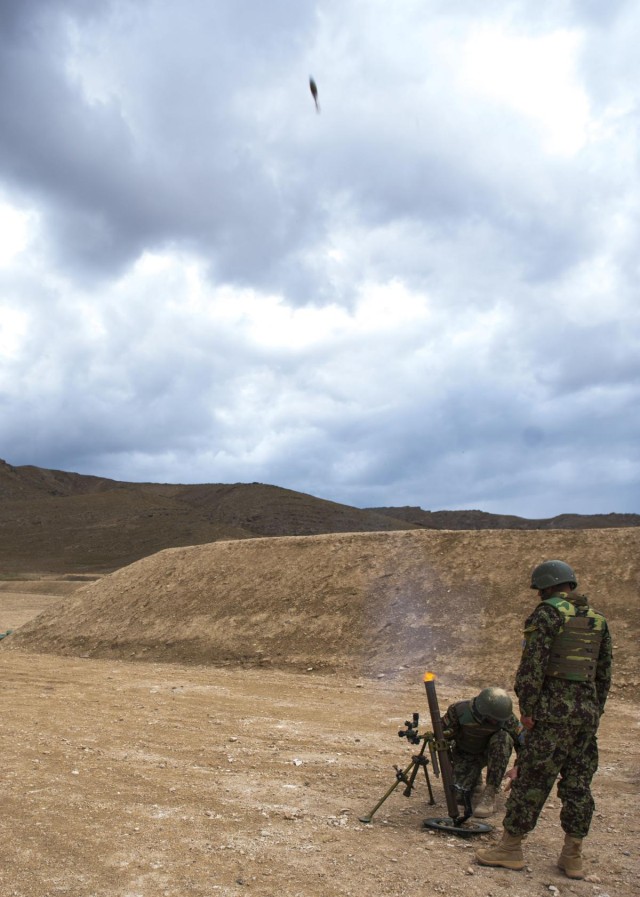 Coalition hands over mortar training to ANA