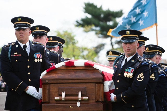 Soldiers laid to rest in Arlington