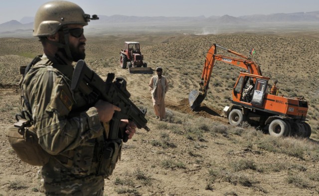 Coalition helps Afghan police secure high ground