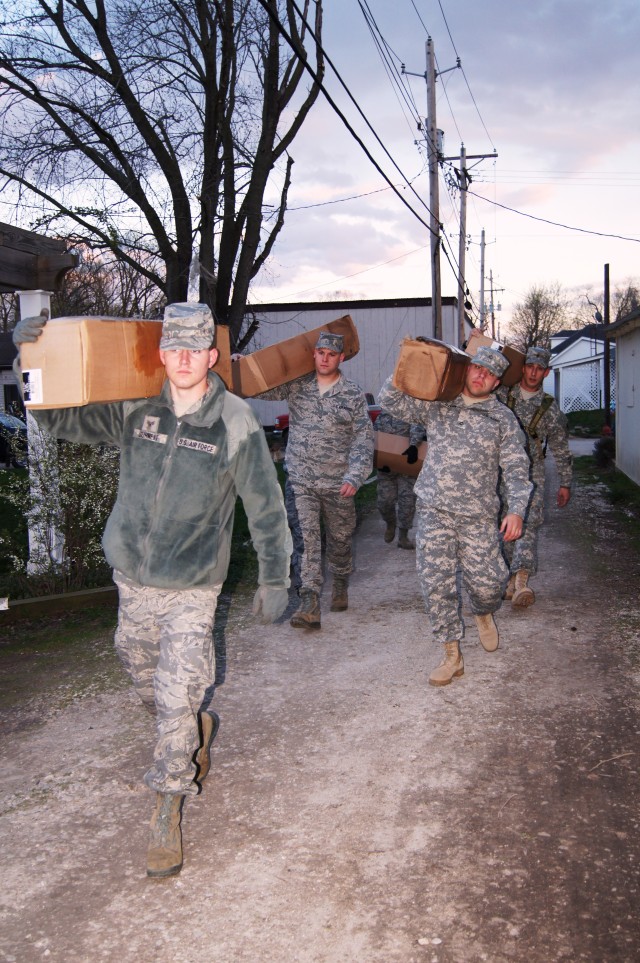 Missouri National Guard responds to Mississippi flooding in Clarksville