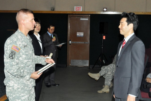 Korean National Police visit Yongsan Army base