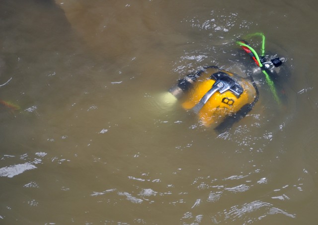 Army Divers at Olmsted Locks and Dam