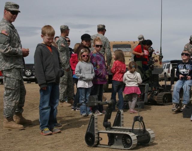 Fort Carson EOD unit hosts Family Demo Day