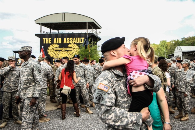 'Strike' Soldier graduates Air Assault School despite amputation