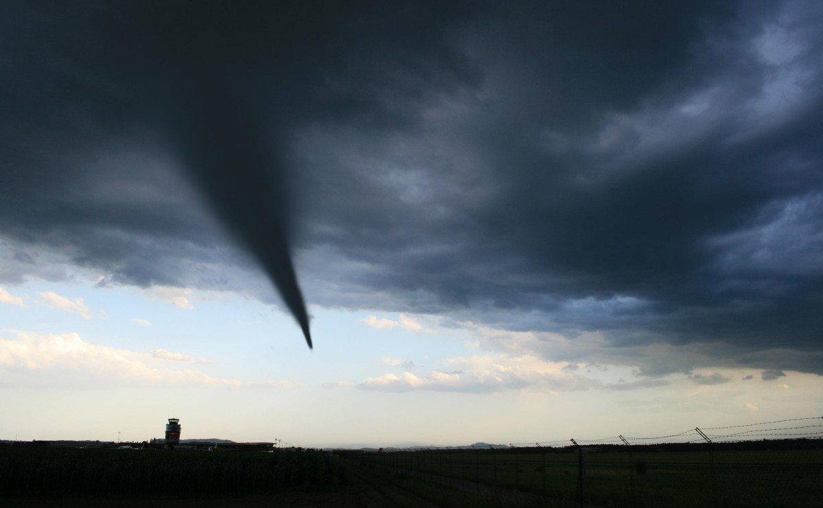 When tornado sirens sound, seek shelter where you are | Article | The