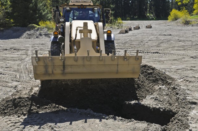 14th Engineers train with new excavators
