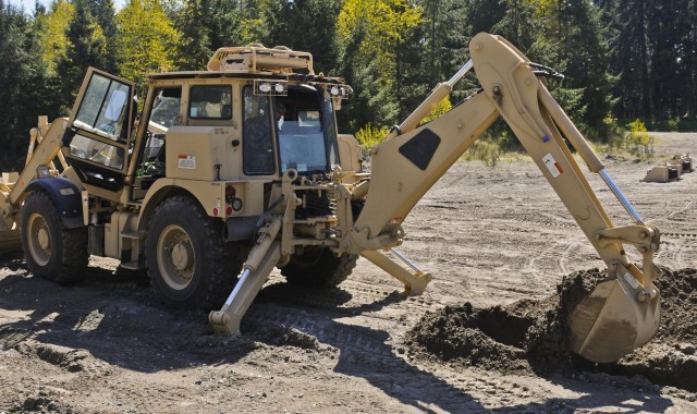 14th Engineers train with new excavators