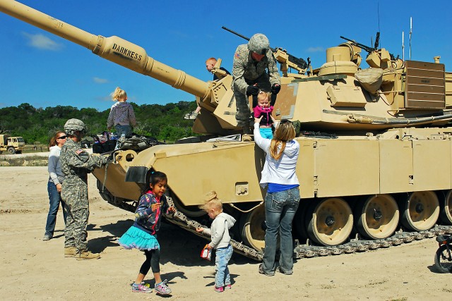Lancer families visit Soldiers at training site