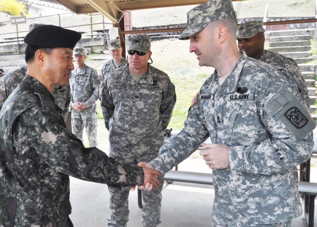 ROK general explores Yongsan facilities